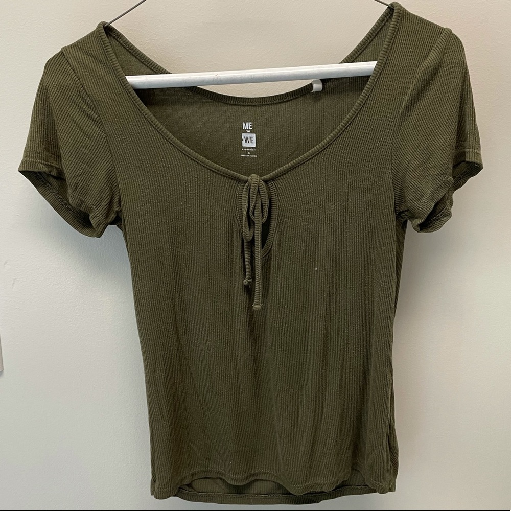 short sleeve tee with tie detail in front